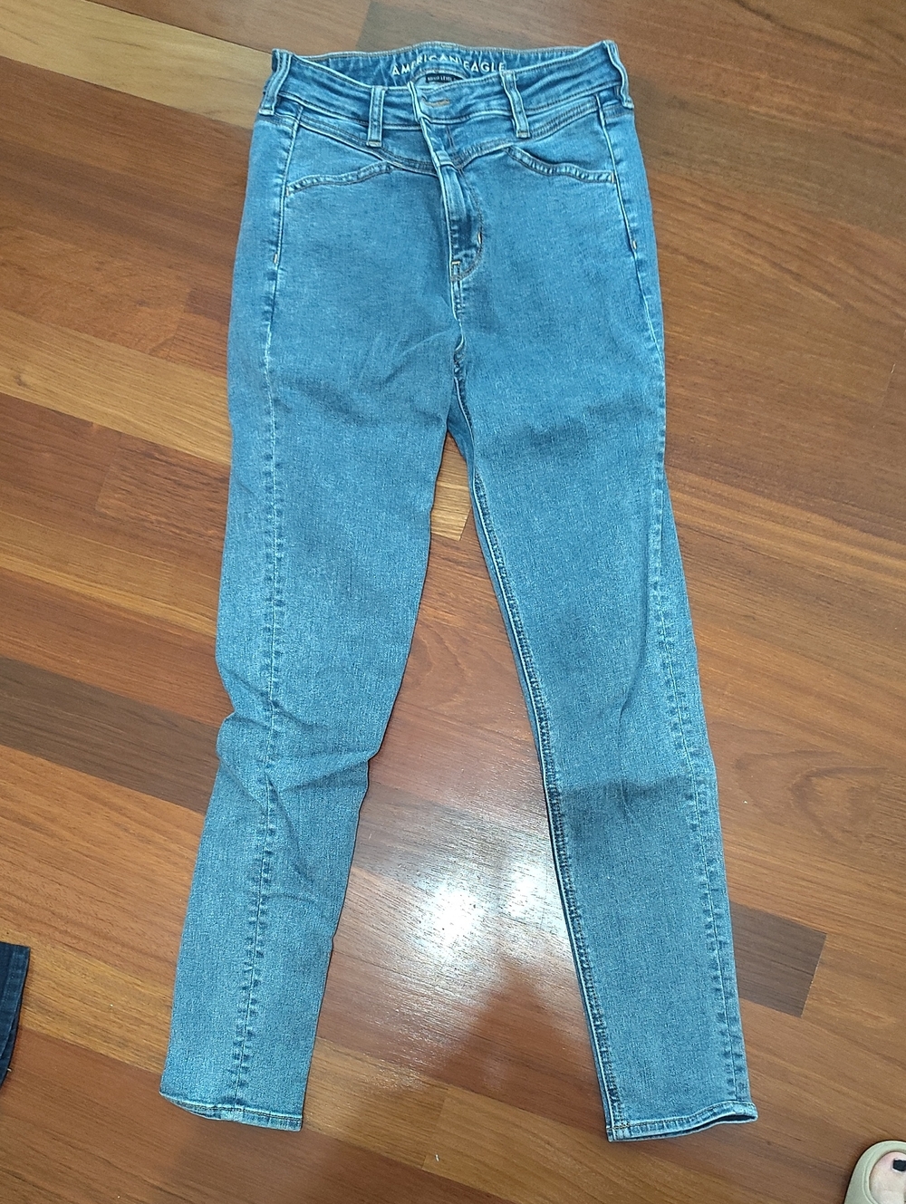 American Eagle Outfitters Women’s Light Blue High-Rise Skinny Jeans Sz 10